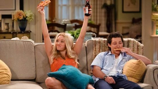 Кадр из 6 серии 2 сезона сериала «Первый брак Джорджи и Мэнди»