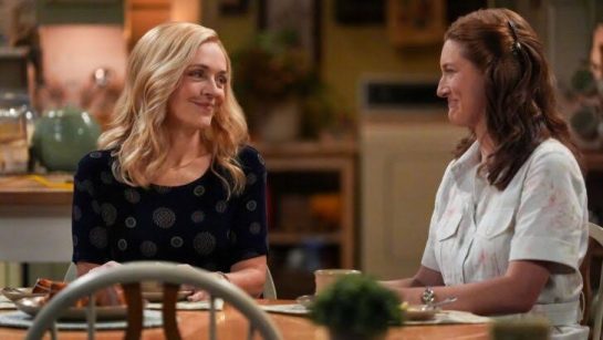 Кадр из 7 серии 2 сезона сериала «Первый брак Джорджи и Мэнди»